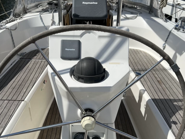 Hire Sailboat Bavaria with a boat licence