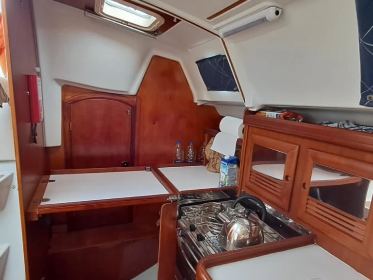 Sailboat hire in Póros (City) - Bénéteau Oceanis 361