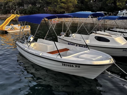 Hire a Adria M SPORT Pula