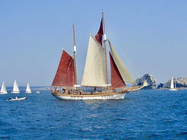 Hire Sailboat with or without skipper Adil Turan Port Cogolin
