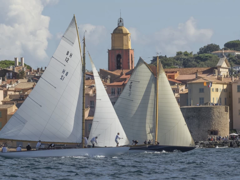 Hire Sailboat Adil Turan with a boat licence