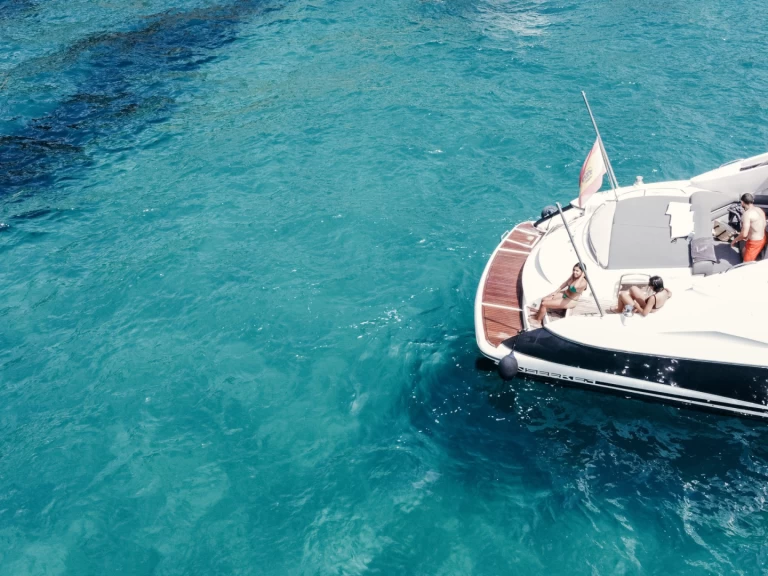 Charter a Sunseeker Portofino 53 in Castell-Platja d'Aro on Samboat