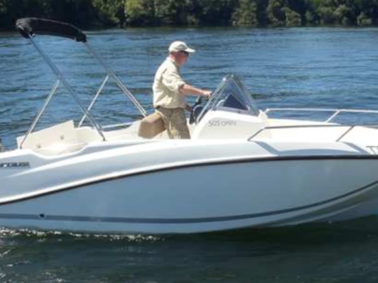 Charter a Quicksilver Activ 505 Open in Mandelieu-la-Napoule on Samboat