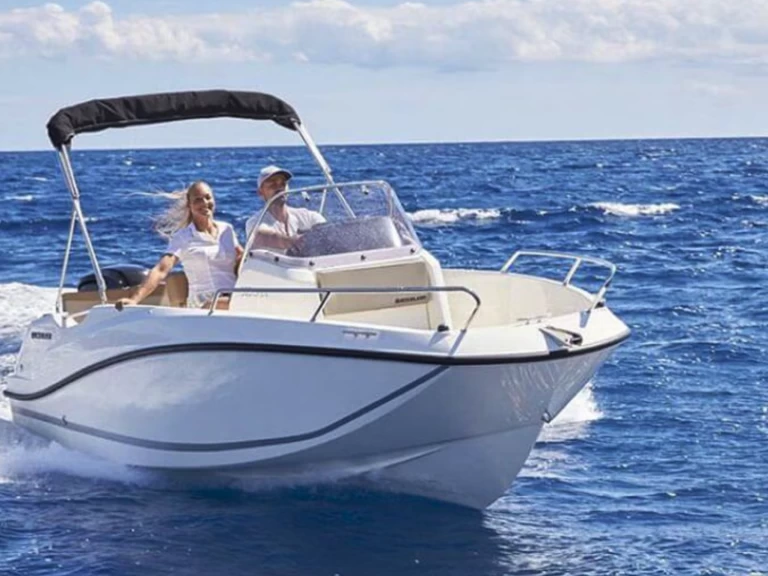 Motorboat to hire Mandelieu-la-Napoule at the best price