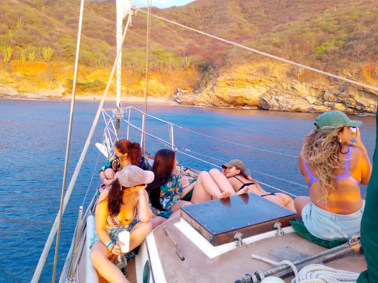 Yacht charter Santa Marta - Shannon  38 on SamBoat