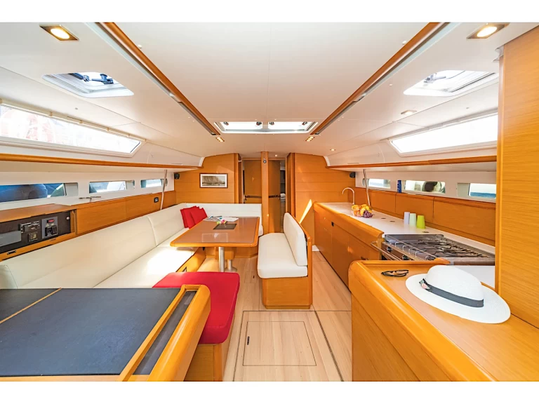 Hire Sailboat with or without skipper Jeanneau Castellammare di Stabia