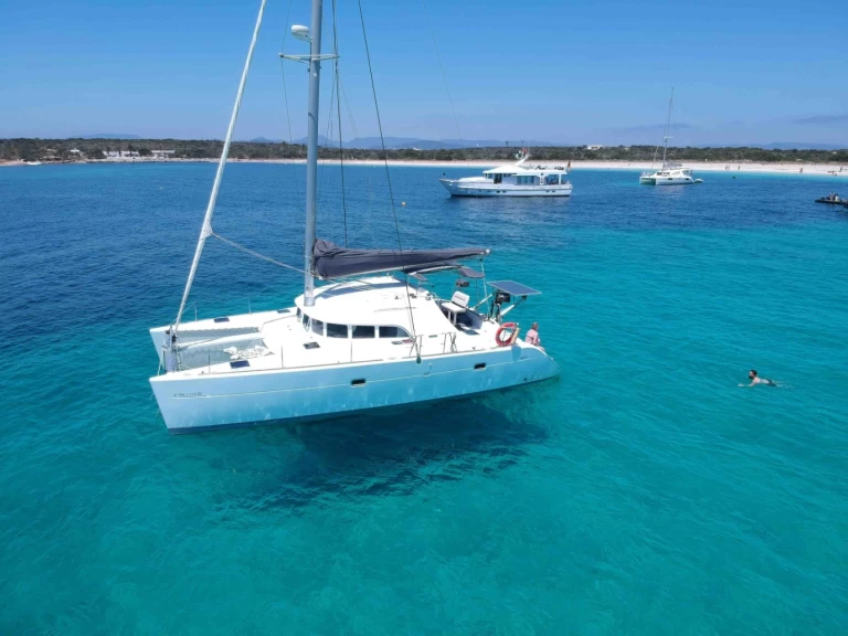 Catamaran to hire Barcelona at the best price