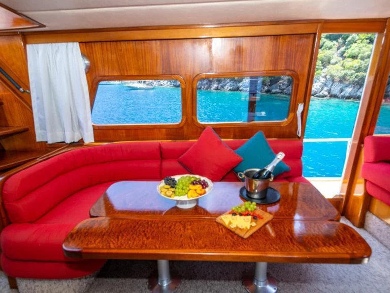 Yacht hire Fethiye cheap costom made