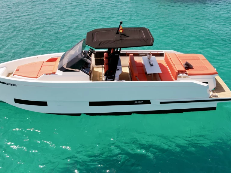 Charter a DE ANTONIO Yachts 32 in Marina Ibiza on Samboat