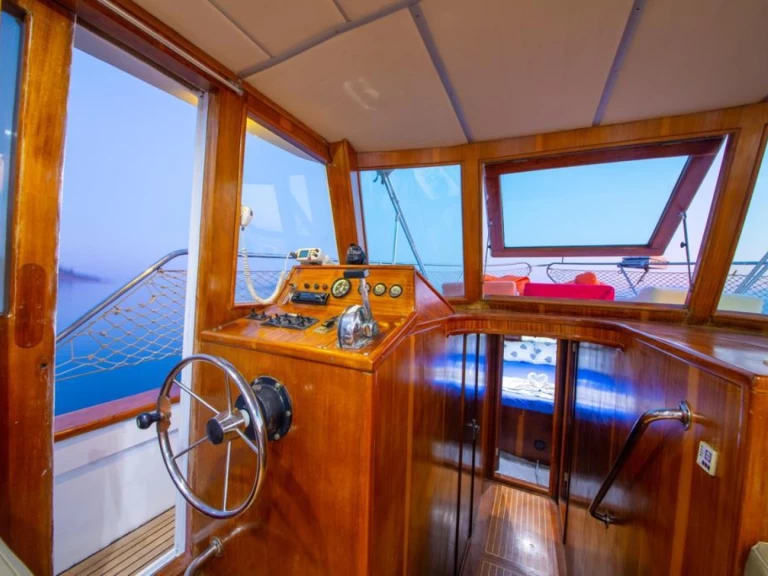 Yacht hire Fethiye cheap costom made