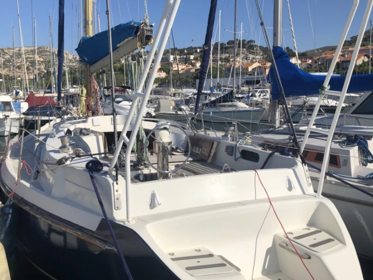 Contest contest 34 charter bareboat or skippered in  Marseille