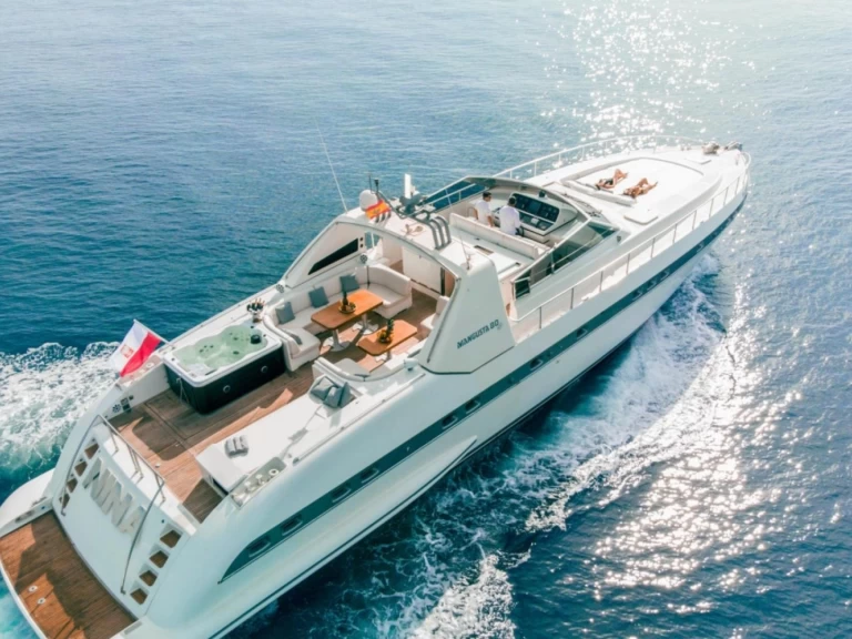 Yacht hire Puerto Banús cheap Mangusta 80 open