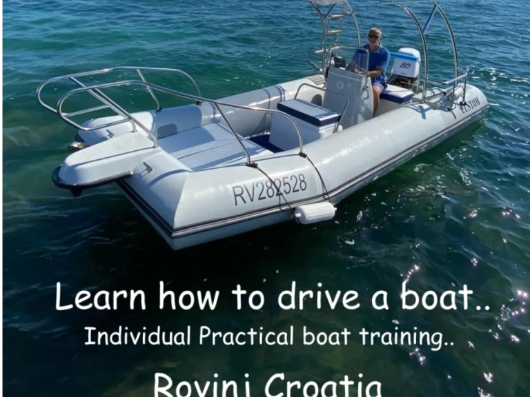 Prestige Prestige 500 Fly charter bareboat or skippered in  Rovinj