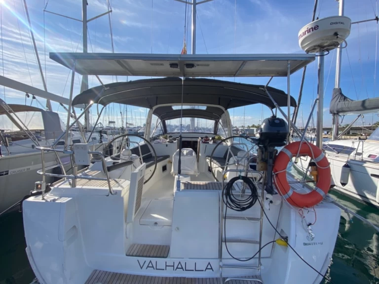 Hire a Bénéteau Oceanis 500 Ibiza Town