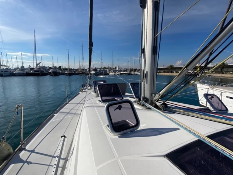Sailboat hire in Ibiza Town - Bénéteau Oceanis 500