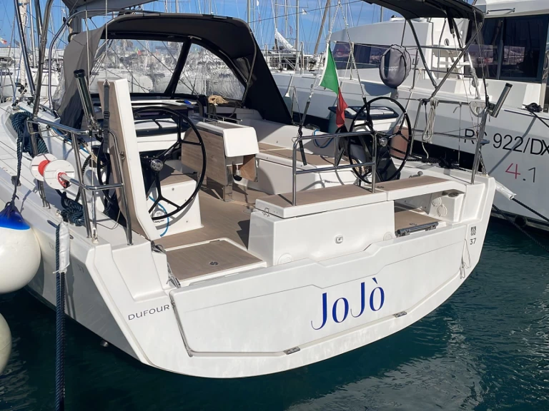 Yacht hire Furnari cheap Dufour 37