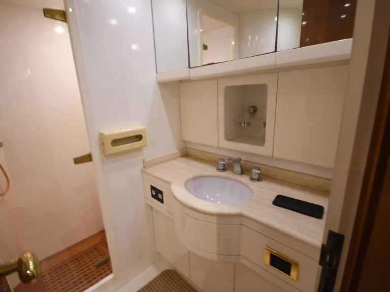 Yacht hire D-Marin Göcek Marina cheap Azimut 70