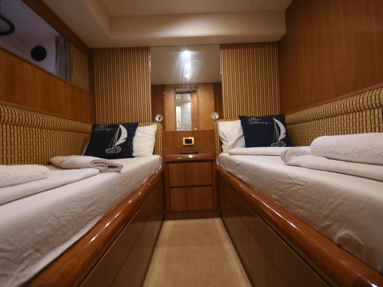 Charter a Azimut 70 Azimut 70 in D-Marin Göcek Marina on Samboat