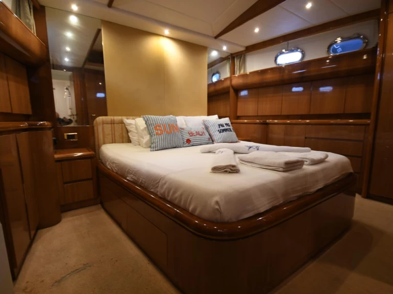 Hire Luxury Yacht with or without skipper Azimut 70 D-Marin Göcek Marina