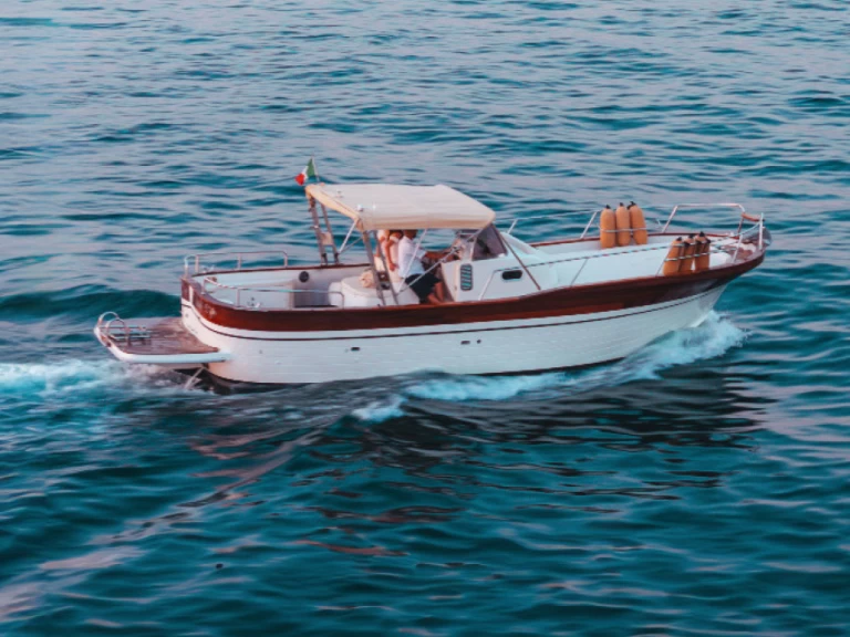 Hire a Gozzo Cilento 35 Seiano