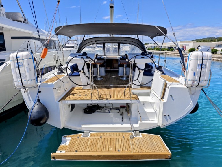Yacht hire Sukošan cheap Hanse 548