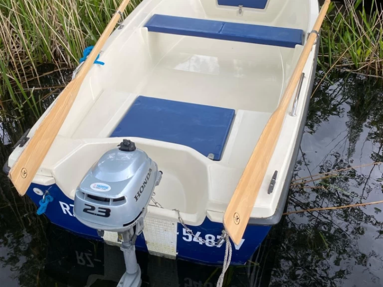 Canal boat hire in Waren (Müritz) - Tagescharter Schnecke