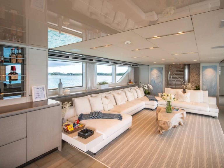 Luxury Yacht to hire Fort Lauderdale at the best price