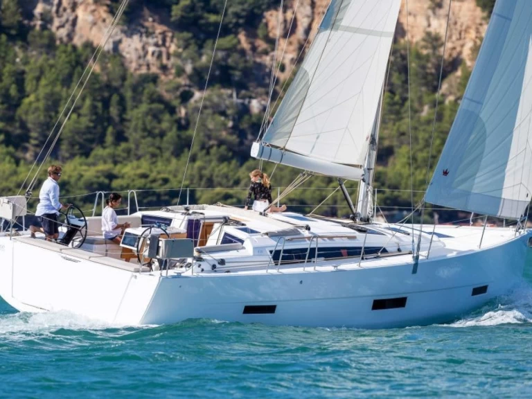 Sailboat hire in Lefkáda - Dufour Dufour 430 Grand Large