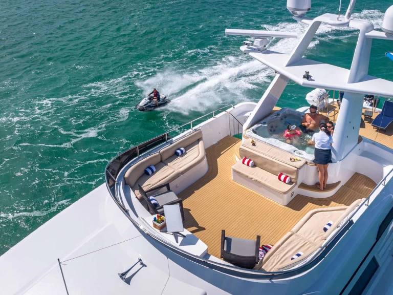 Luxury Yacht to hire Tortola at the best price