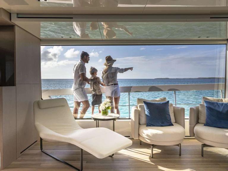 Luxury Yacht to hire Norman's Pond Cay at the best price