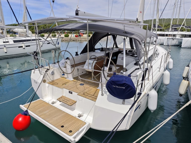 Hire a Bavaria Bavaria C42 Sukošan