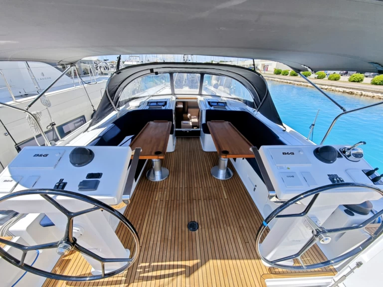 Charter a Hanse Hanse 548 in Sukošan on Samboat