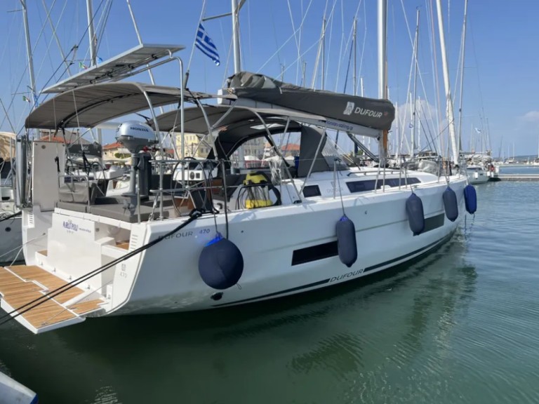 Sailboat to hire Lefkáda at the best price