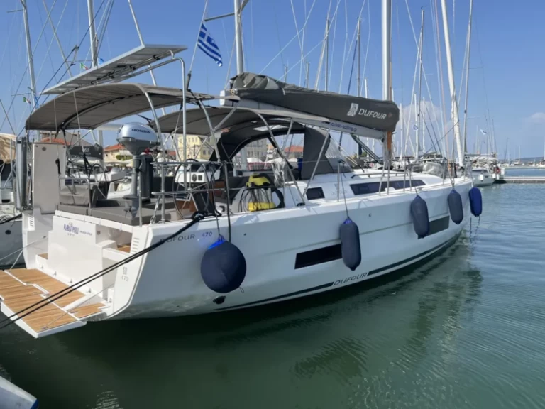 Sailboat to hire Lefkáda at the best price
