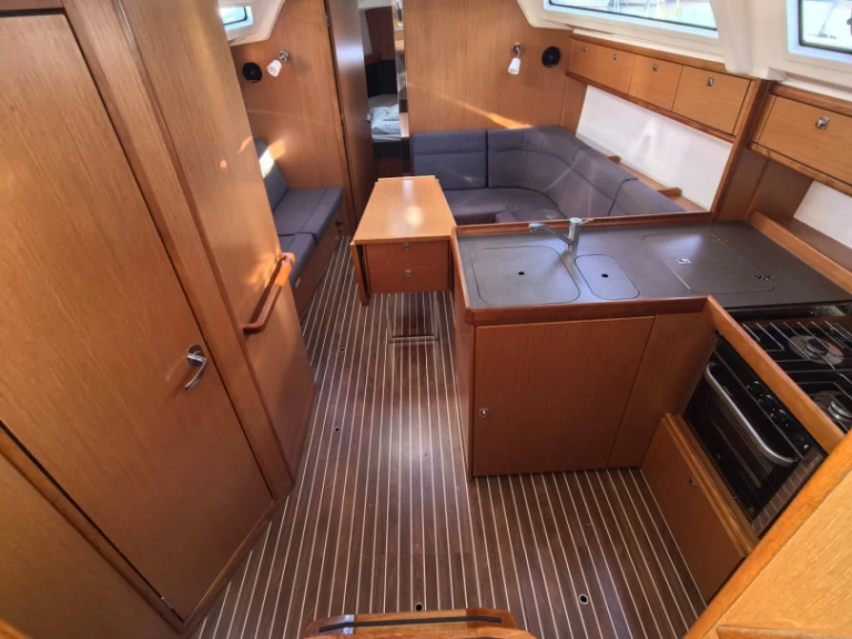Hire a Bavaria Cruiser 37 Punat