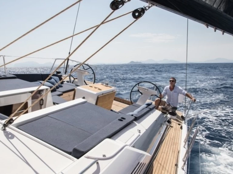 Charter a Bénéteau Oceanis 51.1 in Gouvia on Samboat