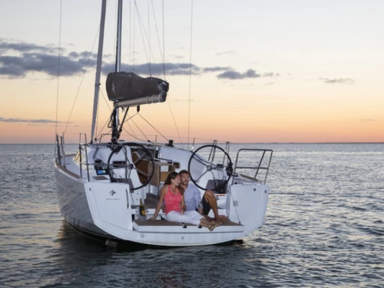 Yacht charter Kos - Jeanneau Sun Odyssey 349 on SamBoat