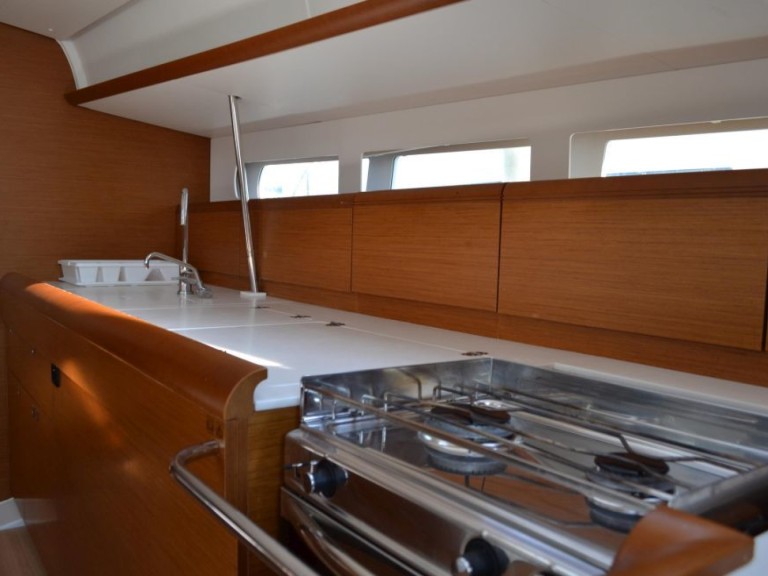 Yacht charter Seget Donji - Jeanneau Sun Odyssey 519 on SamBoat