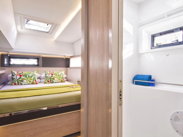 Yacht hire Antigua cheap Leopard 45