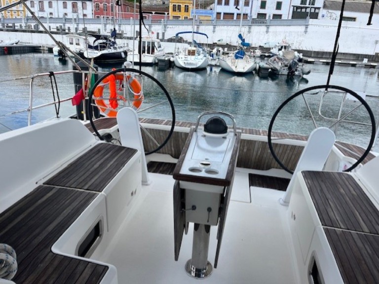 Yacht hire Angra do Heroísmo cheap Cruiser 46