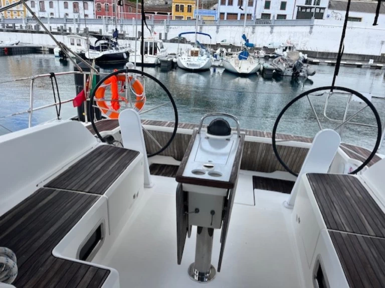 Yacht hire Angra do Heroísmo cheap Cruiser 46