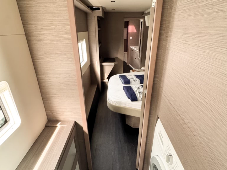 Hire Motorboat with or without skipper Fountaine Pajot Seget Donji