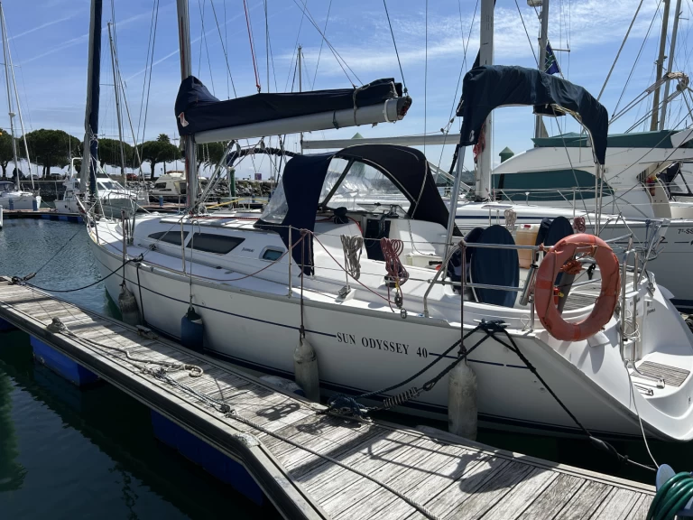 Sailboat hire in Hondarribia - Jeanneau Sun Odyssey 40