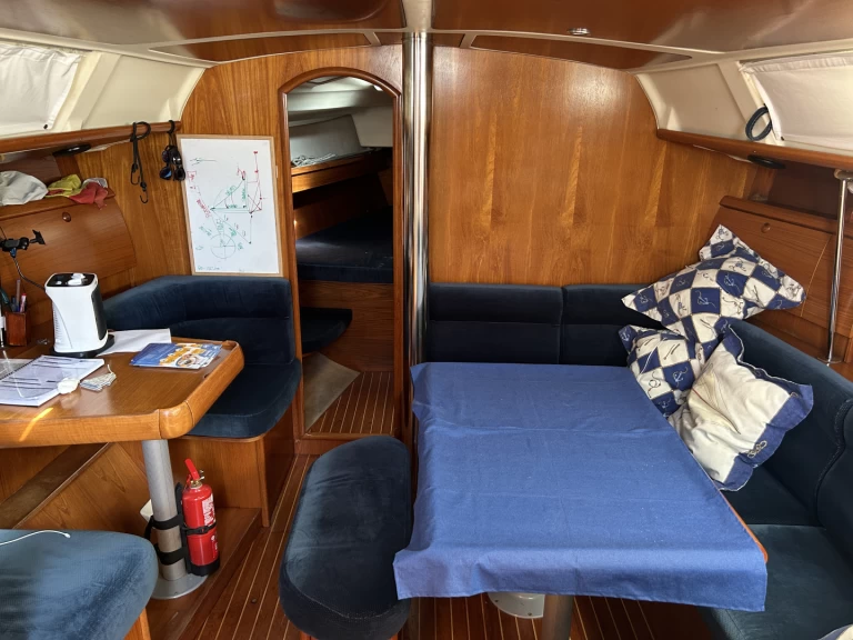 Hire Sailboat with or without skipper Jeanneau Hondarribia