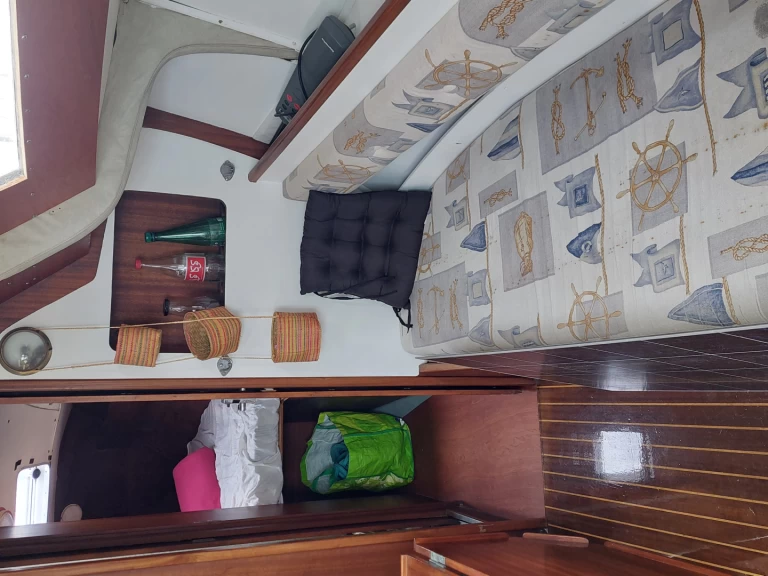 Hire a Jeanneau Symphonie Arzal