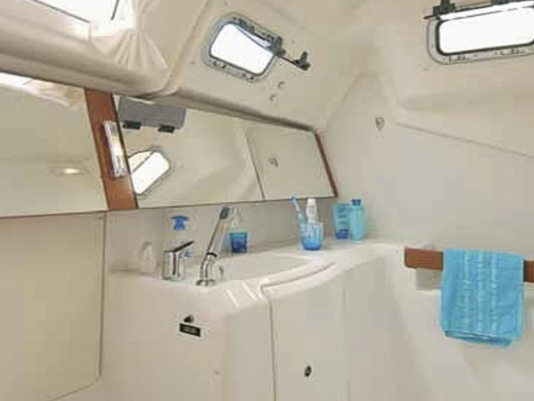 Hire a Bénéteau Oceanis 34 Grossenbrode