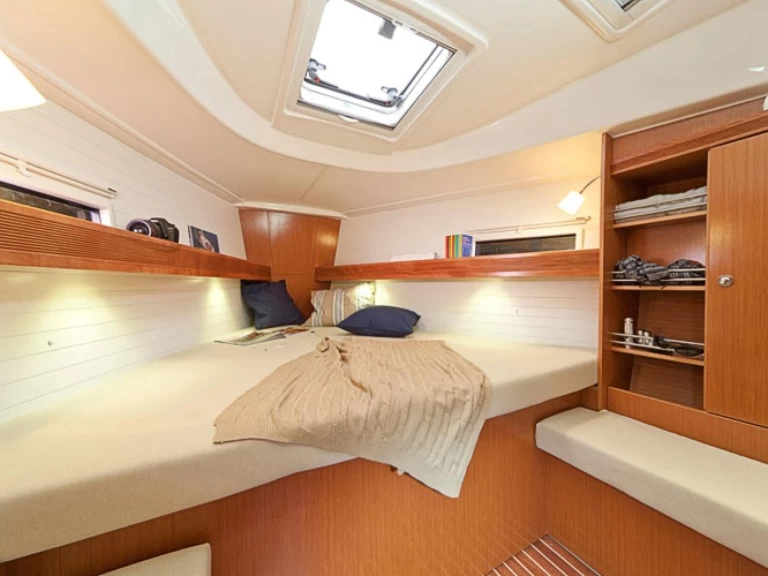 Yacht charter Grossenbrode - Bavaria Bavaria 36 Cruiser on SamBoat