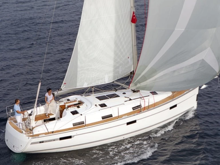 Hire a Bavaria Bavaria 36 Cruiser Grossenbrode
