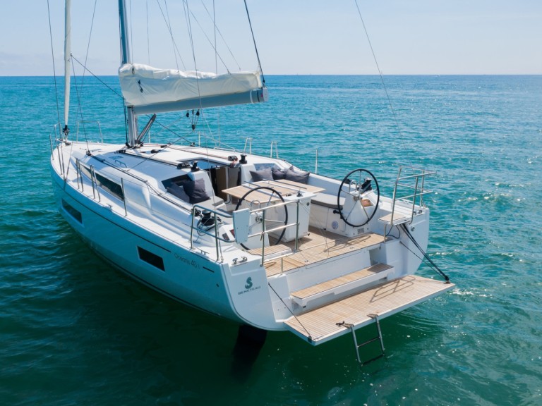 Yacht hire Split cheap Oceanis 40.1
