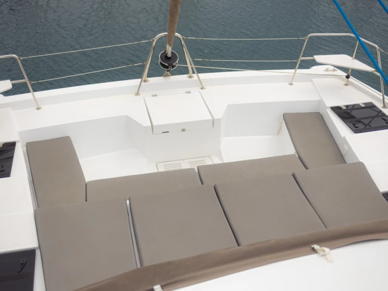 Catamaran to hire Kaštela at the best price